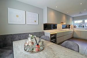 Banquette Dining Area- click for photo gallery